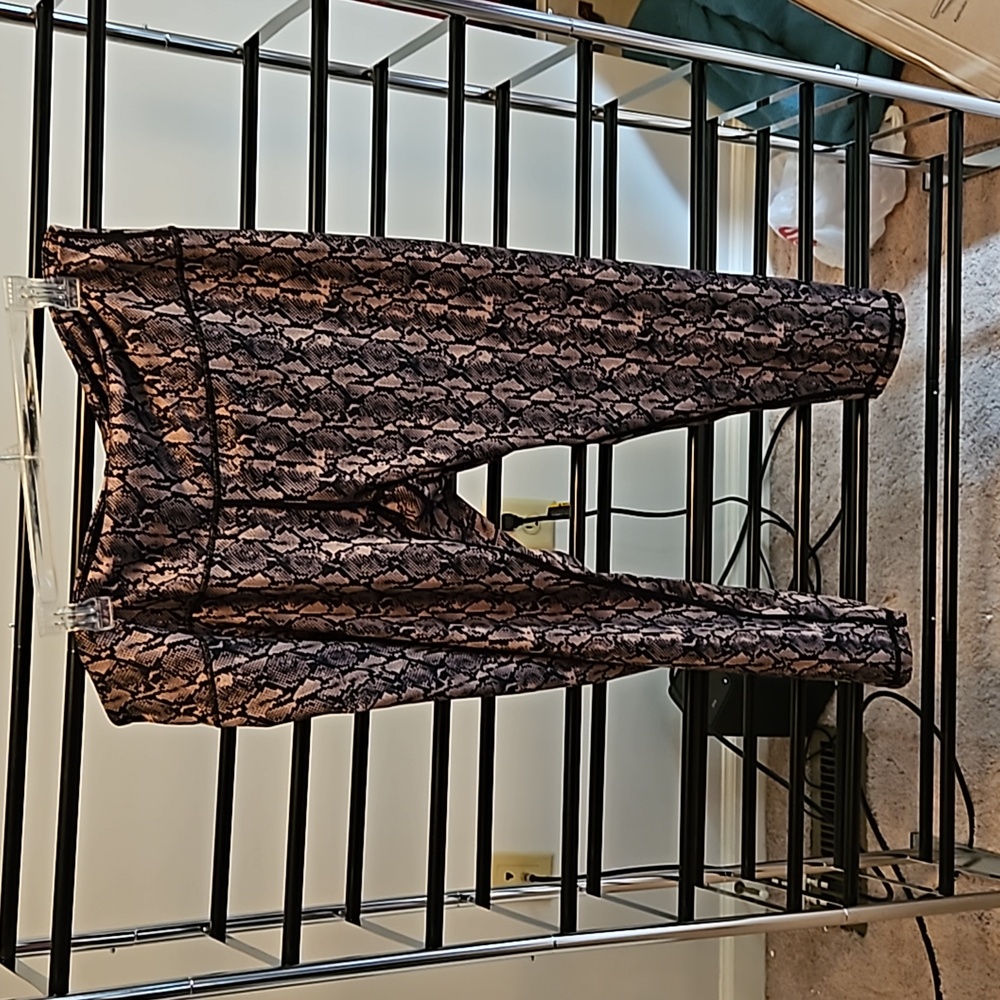 Zella snakeskin leggings